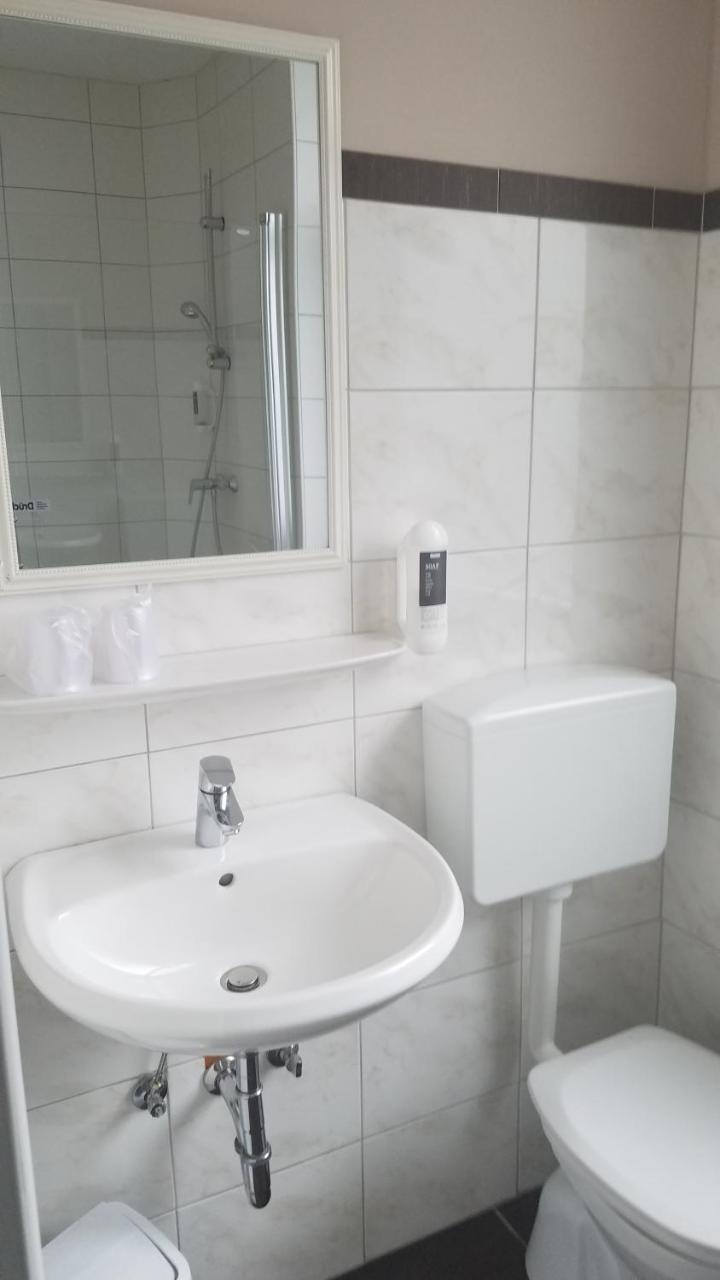 Hotel Monopol Хильден Экстерьер фото