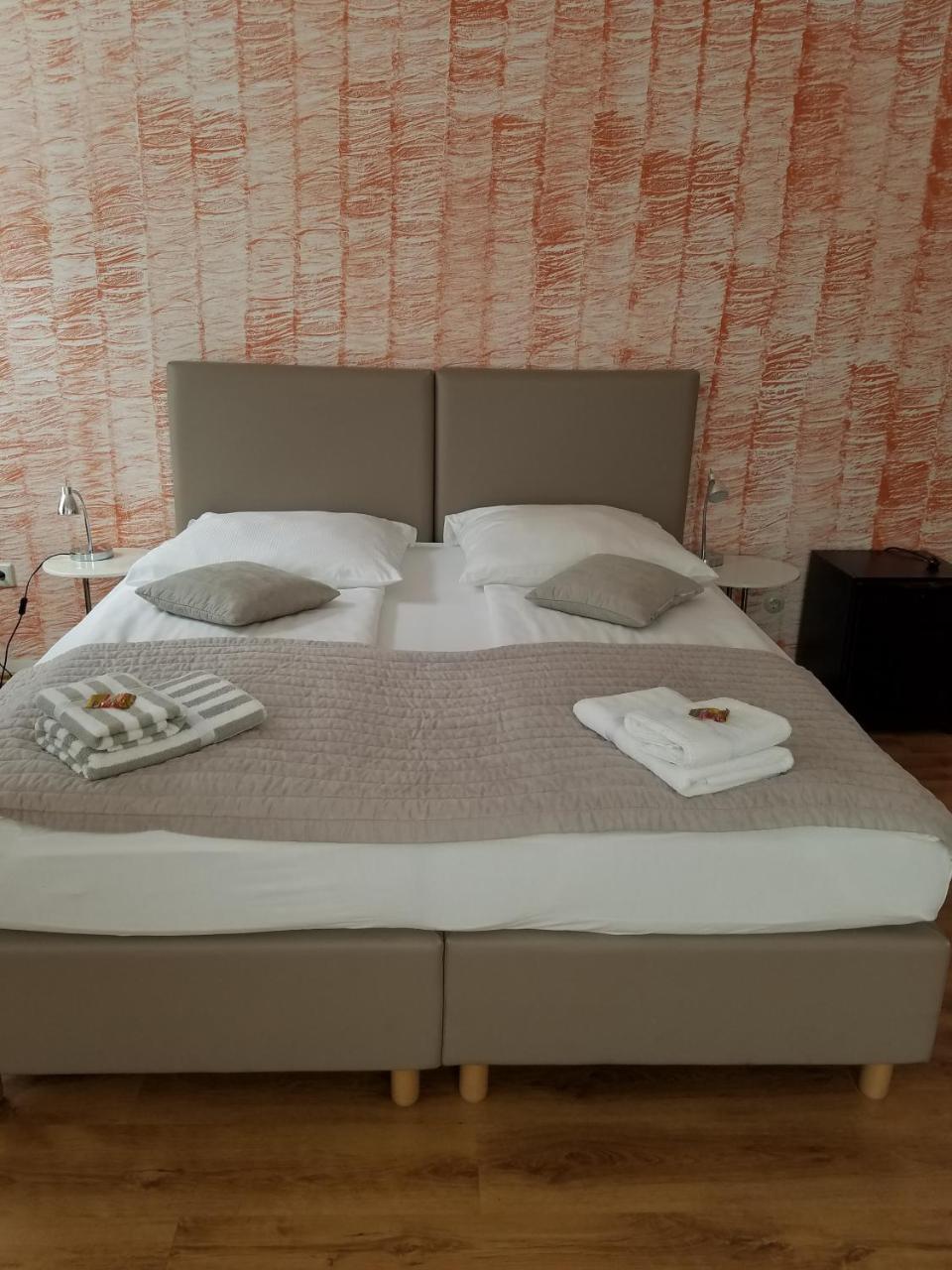 Hotel Monopol Хильден Экстерьер фото