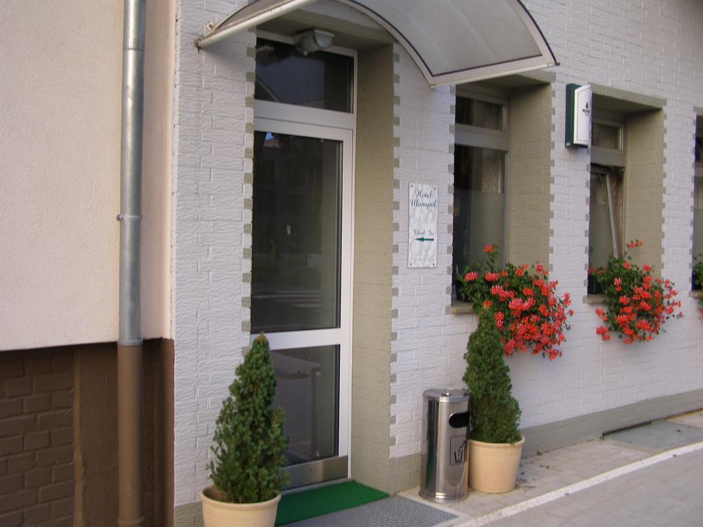 Hotel Monopol Хильден Экстерьер фото