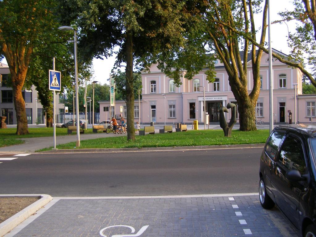 Hotel Monopol Хильден Экстерьер фото