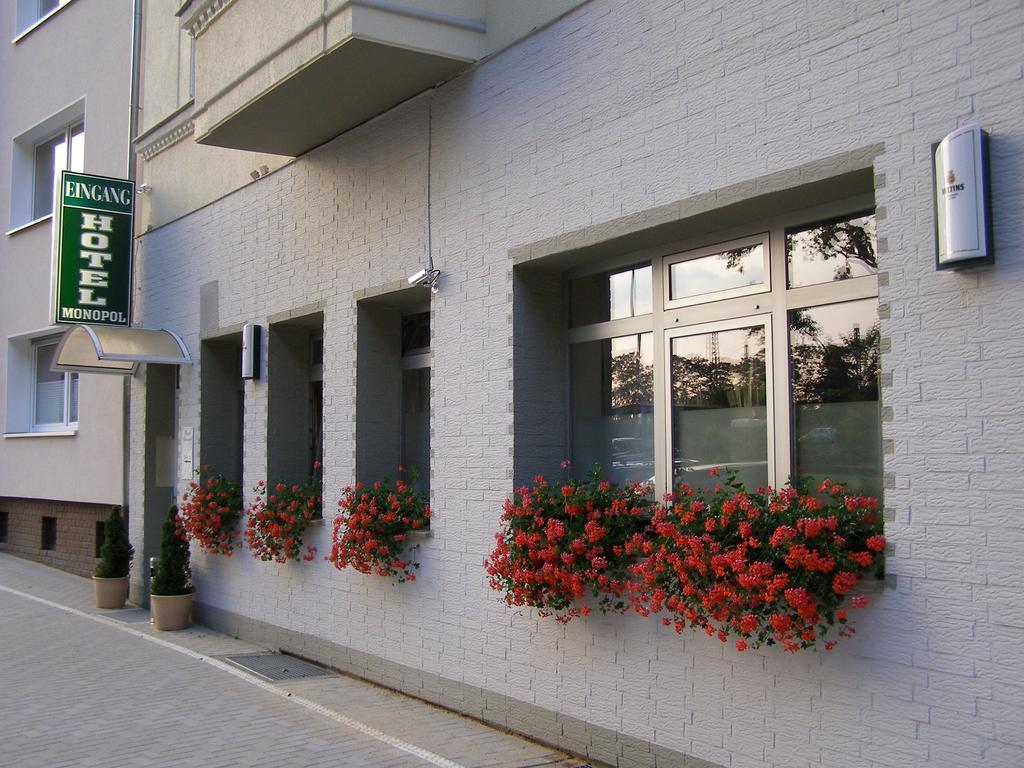 Hotel Monopol Хильден Экстерьер фото